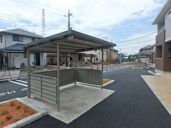 小山駅 バス13分  西坪公園東下車：停歩7分 1階の物件外観写真